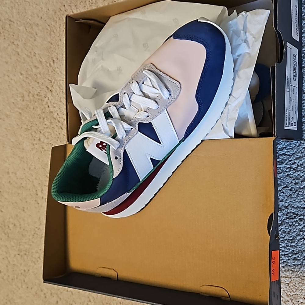 New Balance 237 Fashion Running Course Sneakers
